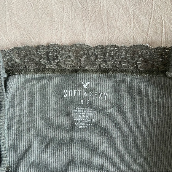 American Eagle / Lace Cami - Picture 4 of 5